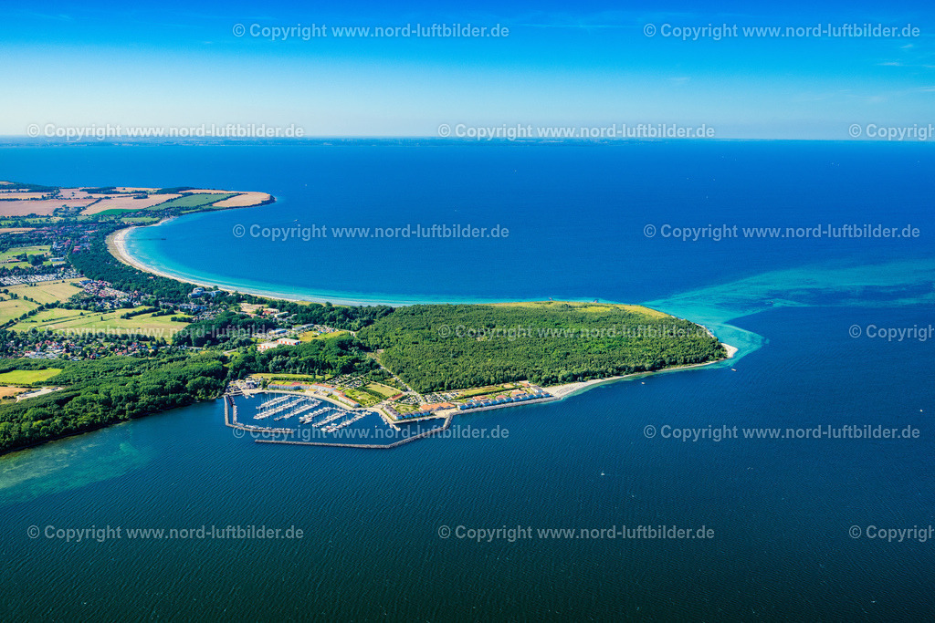 Boltenhagen_Hafen_ELS_9256100822 | OSTSEEBAD BOLTENHAGEN 10.08.2022 Sportboot- Segelschiff Hafen des Anbieters YachtWelt Weiße Wiek an der Baltischen Promenade in Ostseebad Boltenhagen an der Ostseeküste im Bundesland Mecklenburg-Vorpommern. Weiterführende Informationen bei: Management der YachtWelt Weiße Wiek Boltenhagen Marina GmbH. // Sailboat port by the host YachtWelt Weisse Wiek at the Baltische Promenade in Ostseebad Boltenhagen at the baltic sea coast in the state Mecklenburg - Western Pomerania. Further information at: Management der YachtWelt Weisse Wiek Boltenhagen Marina GmbH. Foto: Martin Elsen