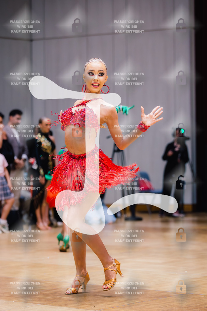 GOC 2025 - WDSF Solo Junior II Latin Female - 2025-08-21-8399 | Webshop for digital downloads and prints of dance sport, event & show photographer Julian Link - Realisiert mit Pictrs.com