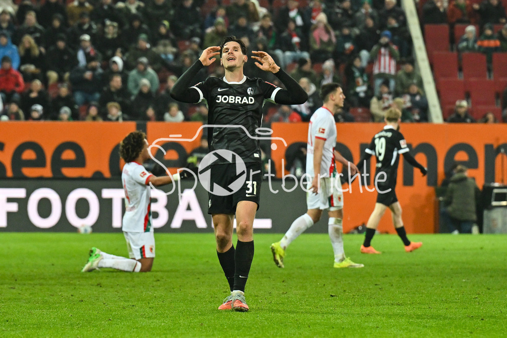 FC Augsburg - SC Freiburg | AUGSBURG, GERMANY - 18. JANUARY: Igor MATANOVIC (SC Freiburg 31) ärgert sich über ein nicht gegebenes Tor während dem Bundesligamatch zwischen dem FC Augsburg und dem SC Freiburg am 18. Spieltag in der WWK-Arena / DFL REGULATIONS PROHIBIT ANY USE OF PHOTOGRAPHS AS IMAGE SEQUENCES AND/OR QUASI-VIDEO