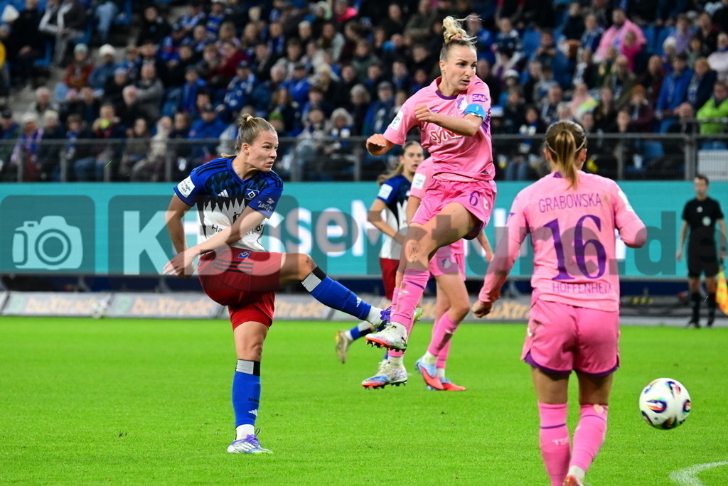 KBS Picture_HSV-Hoffenheim_Frauen_040 | v.l. Meyer Christin (HSV Frauen) , Diehm Vanessa (TSG Hoffenheim Frauen) ,Sportplatz :  Volksparkstadion, - Realisiert mit Pictrs.com