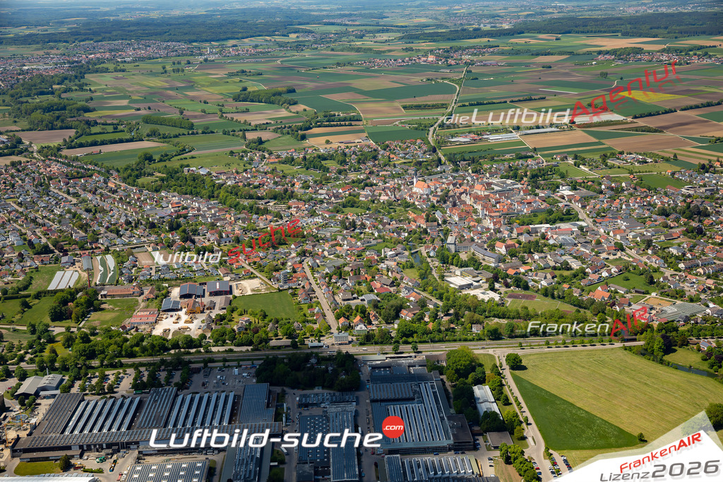 Luftaufnahme von Gundelfingen an der Donau - Die Luftaufnahme wurde 2025 vom UL-Flugzeug heraus erstellt ( keine Drohne ) - Hochauflösende Luftaufnahme - für professionelle Ausdrucke geeignet. Die Geschenkidee !Mit Lizenz und Bildrechte bestellbar