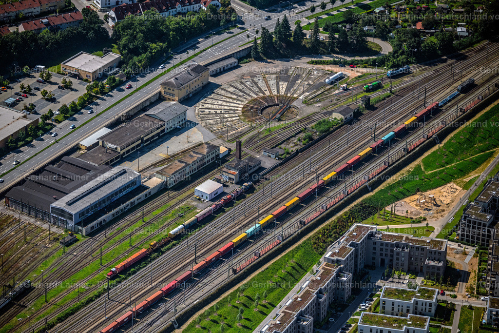 4050783 | REGENSBURG 02.09.2021 Gleisanlagen an der Kirchmeierstraße am Depot des Betriebswerkes in Regensburg im Bundesland Bayern, Deutschland. // Tracks on Kirchmeierstrasse at the depot of the operating plant in Regensburg in the state Bavaria, Germany. Foto: Gerhard Launer