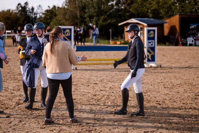 2026_10_03_Siefer-Hof_161754_Z81_94023468 | Professionelle Reitsport-, Turnier- und Eventfotografie von Robert Broda. Galerien mit ausgewählten und bearbeiteten Bildern direkt online ansehen und bestellen.