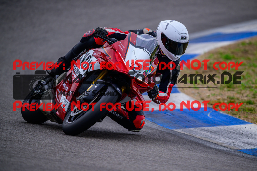 MaZZes_Fotomatrix_20250421_6007705_6566 | ROT