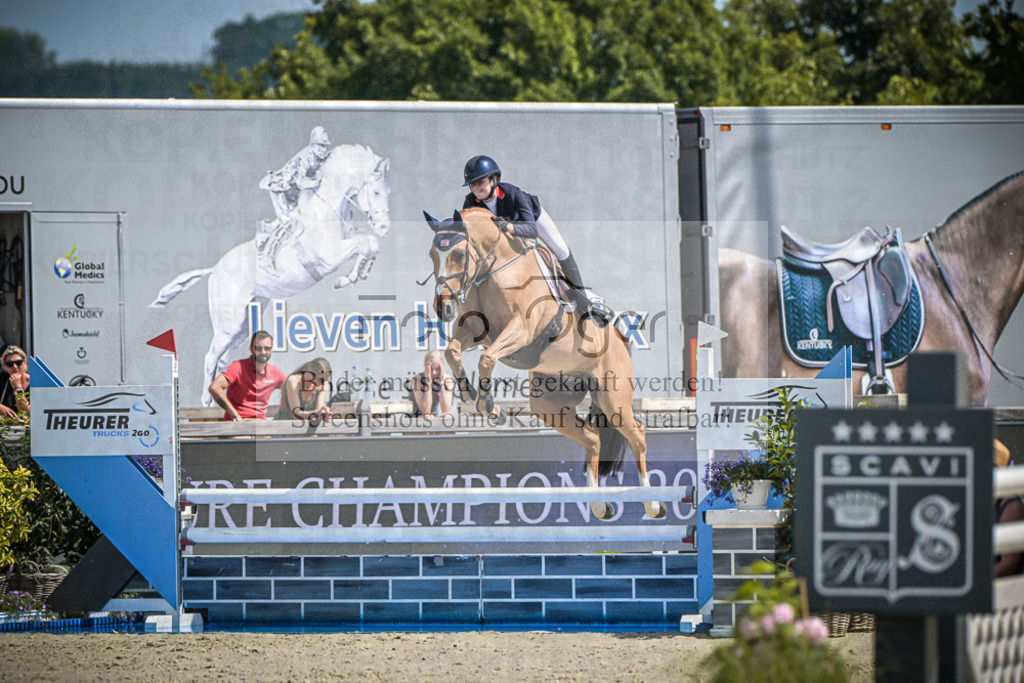 DOS_1793 | Entdecke hochwertige Reitturnierfotos von Foto Oger. Professionell, emotional und authentisch – jetzt Lieblingsmomente im Shop bestellen.Deutschlandweite Turnierfotografie. - Realisiert mit Pictrs.com