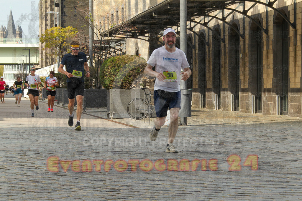 250920_1527_EV4_8848 | Sportfotografie im Rhein-Sieg Kreis, Köln, Bonn, NRW, Rheinland Pfalz, Hessen, etc. Unser Tätigkeitsfeld umfasst den Laufsport vom Volkslauf über den Marathon, Duathlon, Triathon bis zum Ultralauf wie Kölnpfad Ultra oder Schindertrail.