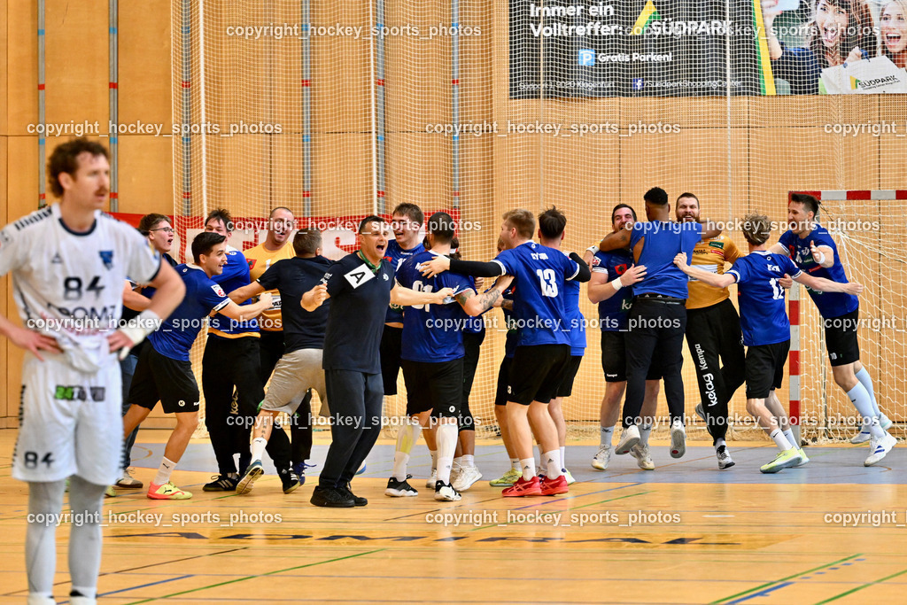SC Ferlach vs. roomz JAGS Vöslau | Jubel SC Ferlach Mannschaft, SC Ferlach vs. roomz JAGS Vöslau, SC Ferlach vs. roomz JAGS Vöslau am 08.11.2025 in Ferlach (Ballspielhalle Ferlach), Austria, (Photo by Bernd Stefan)