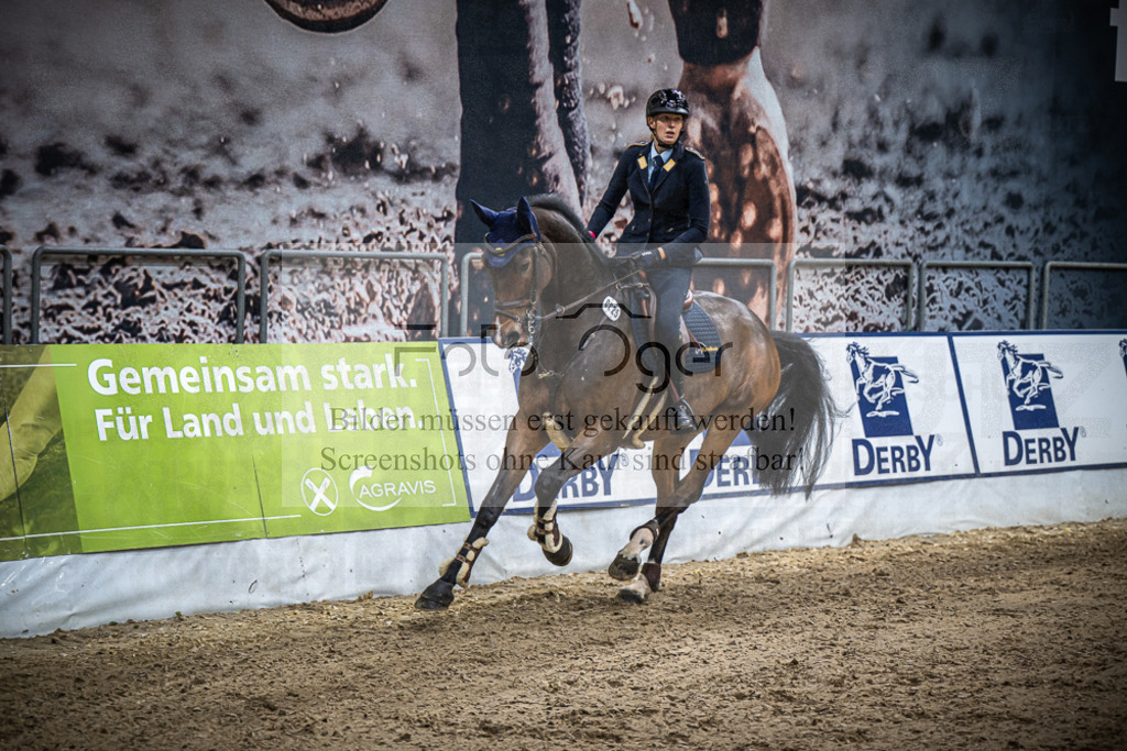 DOS_0734 | Entdecke hochwertige Reitturnierfotos von Foto Oger. Professionell, emotional und authentisch – jetzt Lieblingsmomente im Shop bestellen.Deutschlandweite Turnierfotografie. - Realisiert mit Pictrs.com