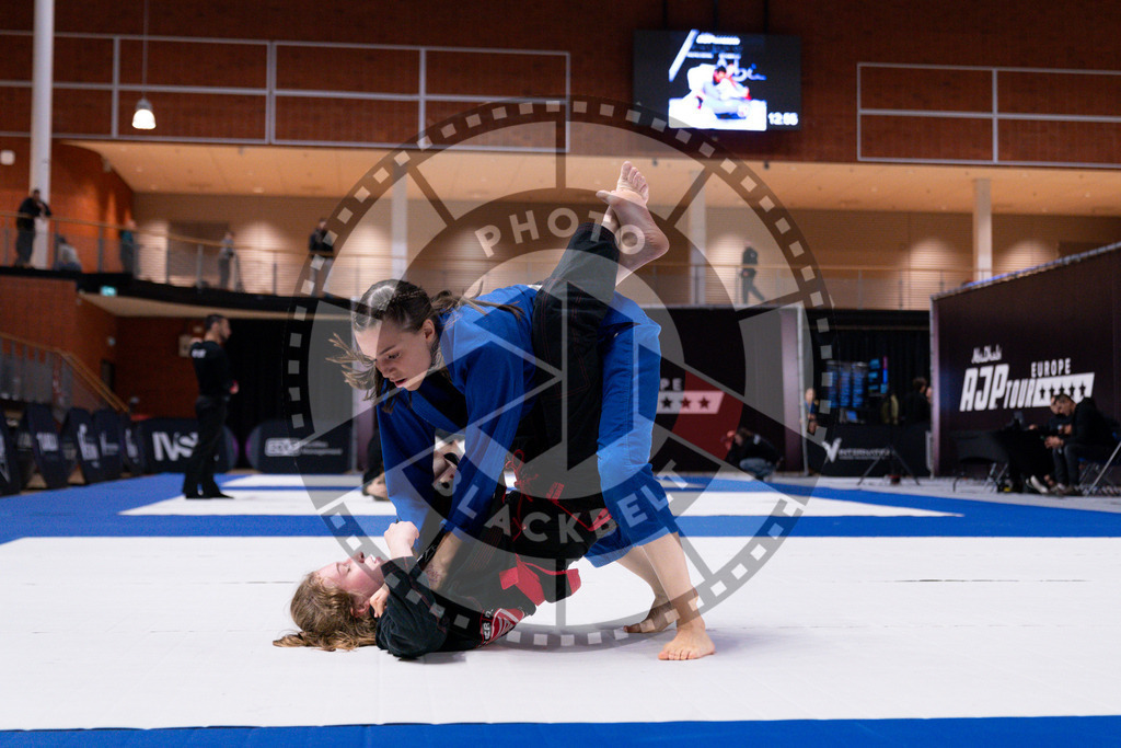 20241013PBB1182 | Athletes compete during the AJP Tour Europe Continental Jiu-Jitsu Amateurs & Masters Championship on October 13, 2024 in Almere near Amsterdam, Netherlands. © Chiara Dazi / photoblackbelt