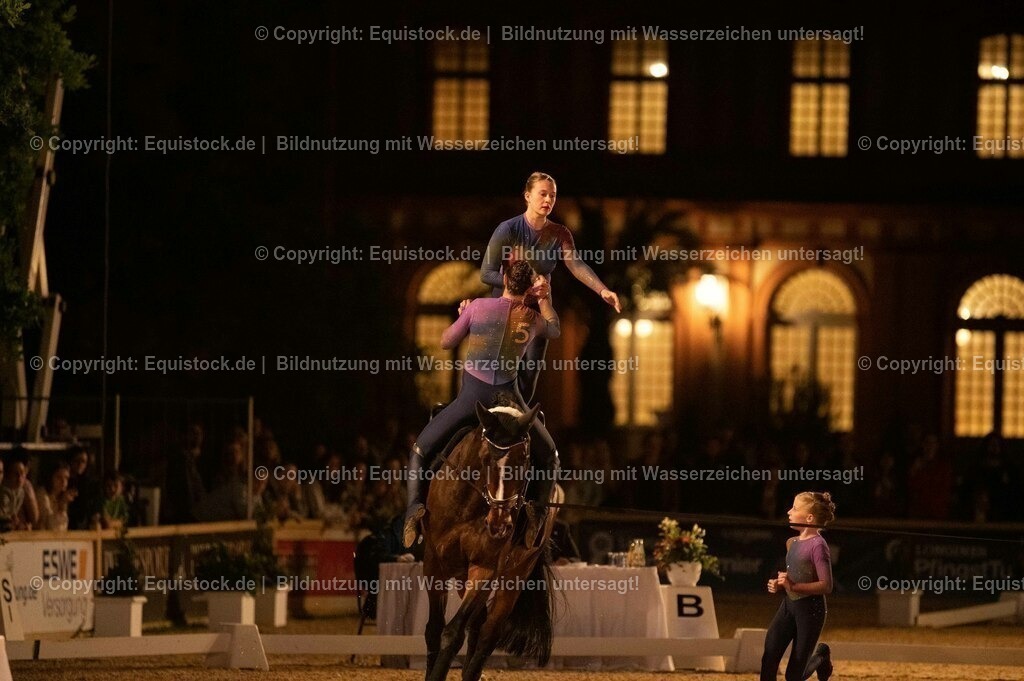 20230527_Voltigieren_NASPA_Flutlicht_1150 | equistock