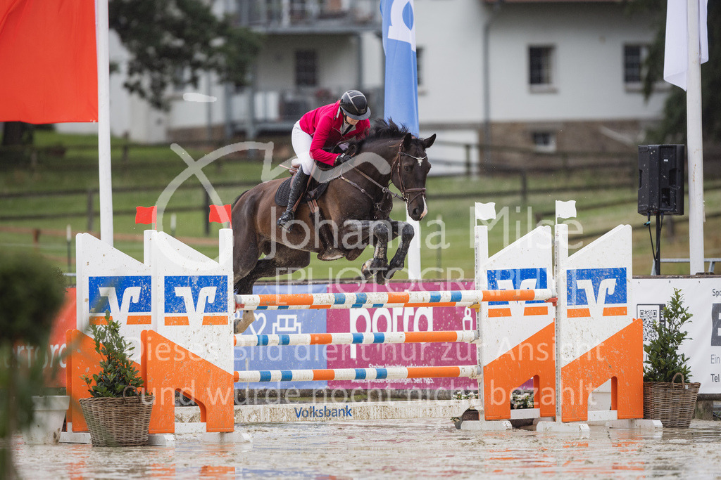 230727_BHO_M1-Spr_1-414 | Deine schönsten Turniermomente als professionelle Fotos! Entdecke hochwertige Pferdesport-Fotografie im Online-Shop. Jetzt Fotos finden & bestellen!