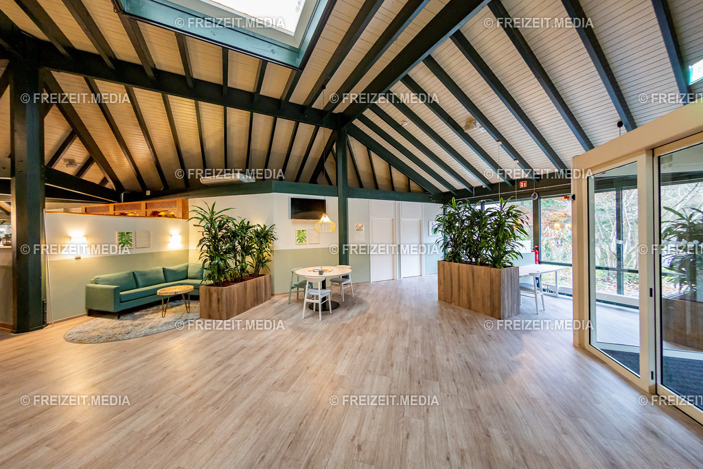 HOTEL IM CENTER PARCS BISPINGER HEIDE | CENTER PARCS BISPINGER HEIDE

VEROEFFENTLICHUNG NUR GEGEN HONORAR

CONTACT:
FREIZEIT.MEDIA
HENDRIK PÖTHER
IM SCHLATT 24
46414 RHEDE

FON: +49 (0)2872 9496637
MAIL: INFO@FREIZEIT-MEDIA.DE
WEB: WWW.FREIZEIT.MEDIA - Realisiert mit Pictrs.com