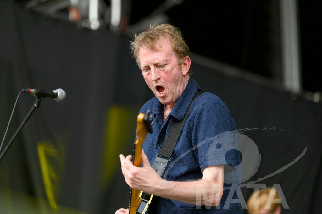 _DWA6837 | Schottisch Gitarrist Bruce Watson von der Band Big Country bei ihrem Auftritt im Rahmen des Festival Lieder am See 2024 in Franken Enderndorf Spalt, 27.07.2024 Bayern Deutschland - Realisiert mit Pictrs.com