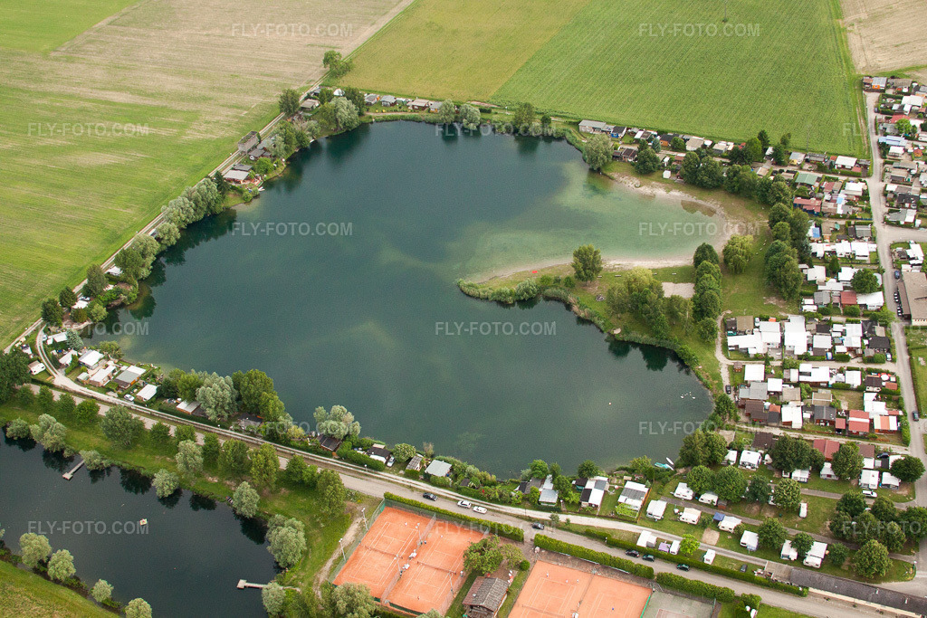 Aerial view: Caravans and tents - campsite - and tent site Camping Les Peupliers by the lake in the district of Beinheim in Seltz in the state Bas-Rhin, France.Photo: IMG_28778.jpg taken on 06/14/2010 by Werner Riehm/FLY-FOTO.comResolution of the original: 4752 x 3168 px