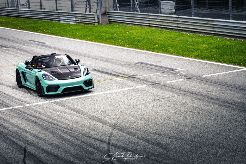 R6AT3357 _Alexander Tschuncky | Entdecken Sie die faszinierende Welt von Alexander Tschuncky Arts: Kreative Fotografie, atemberaubende Automobilkunst und hochwertiger Bilderdruck. Lassen Sie sich inspirieren! - Realisiert mit Pictrs.com
