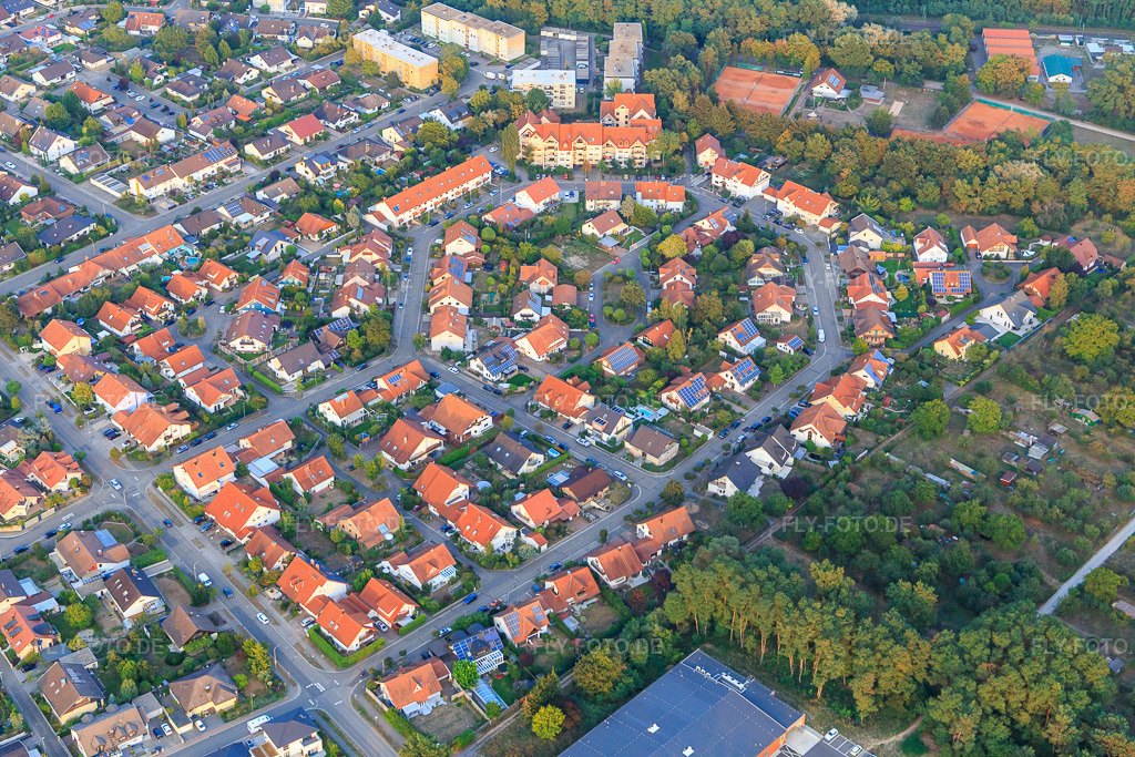 Luftbild: Blumenring in Jockgrim im Bundesland Rheinland-Pfalz in Deutschland. Foto: IMG_110740.jpg vom 05.09.2018 durch Werner Riehm/FLY-FOTO.de