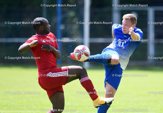 Fussball Kreisliga B7 | Fussball 2021/2022    29.05.2022Kreisliga B7SGM Altingen/Entringen II - FC Rottenburg IIFabio Fait (SGM,re) gegen Kylian Tchassem (FCR,li)FOTO: ULMER PressebildagenturxxNOxMODELxRELEASExx