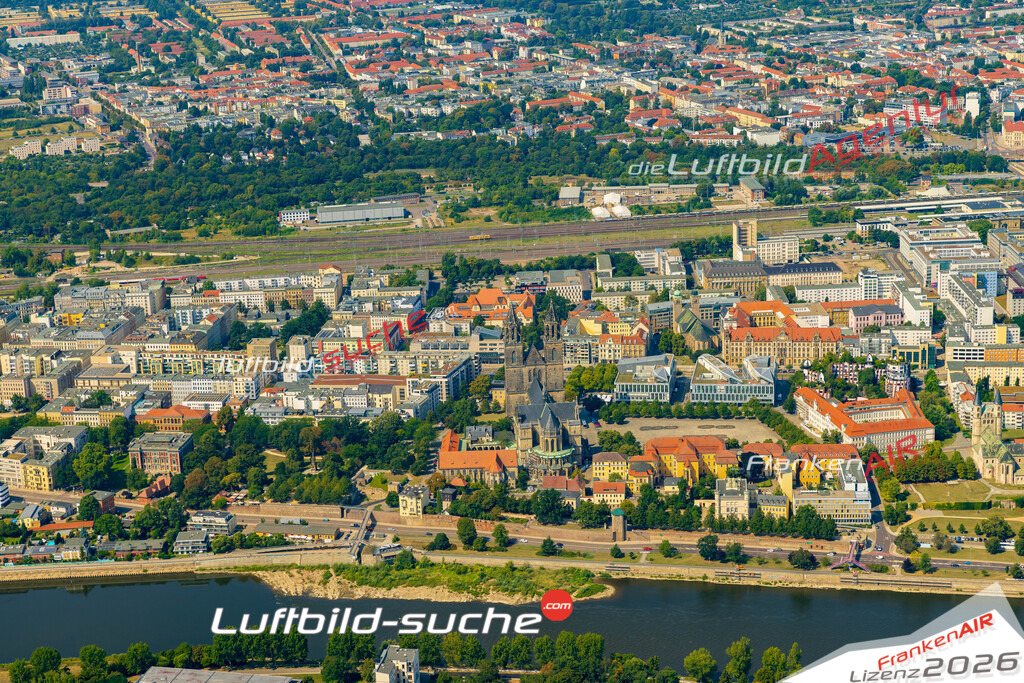 Schleinufer Magdeburg Bild- Das Luftbild wurde 2025 vom UL-Flugzeug heraus erstellt ( keine Drohne bzw. Drohnenaufnahme ) - Hochauflösende Luftaufnahme -Nicht vergleichbar mit Google Maps oder Satelittenbilder- Die Geschenkidee !Mit Lizenz und Bildrechte bestellbar - CC