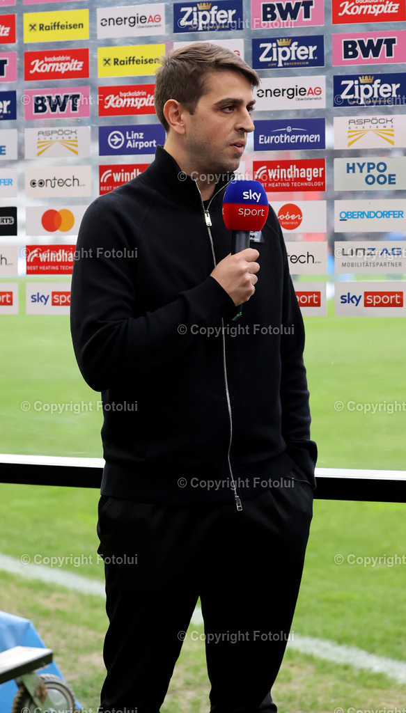 A_LUI_080326_06 | SPORT,FUSSBALL.ADMIRAL BUNDESLIGA LASK -RZ PELLETS WAC 08.03.2026 IM BILD :SPORTDIREKTOR DINO BURIC  (LASK)  FOTO: FOTOLUI/MW