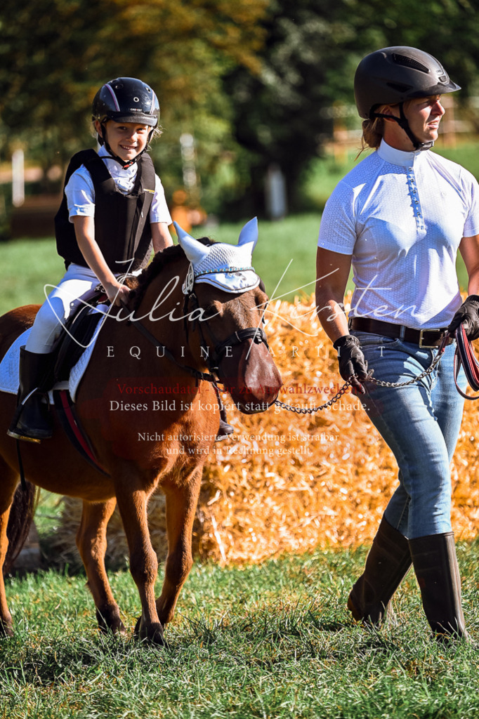 DSC_0464 | Pferde- und Turnierfotografie in Westsachsen. Pferdeportraits, Auftragszeichnungen und intuitive Kunst.