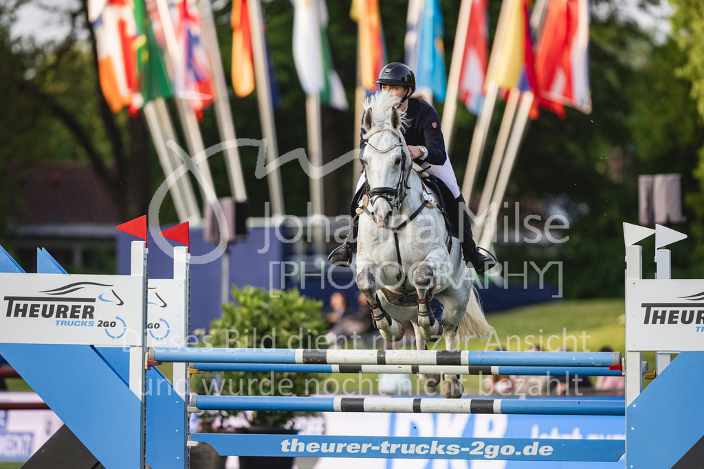 240510_Hamburg_Amateur-Small-384 | Deine schönsten Turniermomente als professionelle Fotos! Entdecke hochwertige Pferdesport-Fotografie im Online-Shop. Jetzt Fotos finden & bestellen!