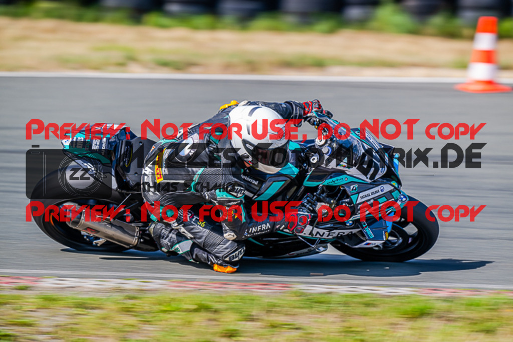 MaZZes_FotoMatrix_220722_7632 | IDM1000