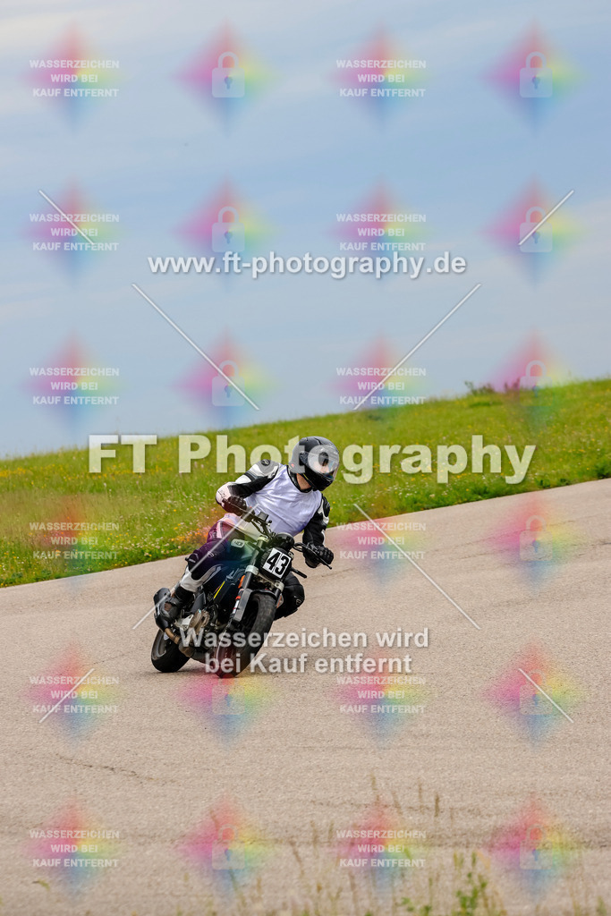 MotoTeam-2200 | Hier findet Ihr Bilder von Touristenfahrten auf der Nürburgring Nordschleife oder von anderen Veranstaltungen die ich besucht habe. Viel Spass beim Durch Schauen 
