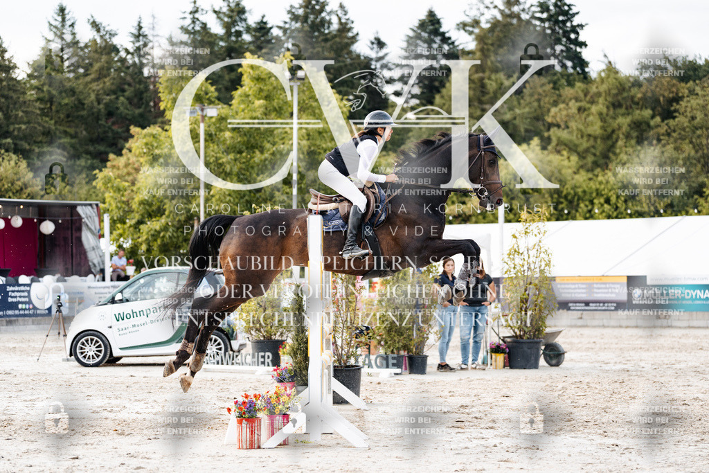 CK903970 | Turnierfotografie Pferdefotografie Trier Rheinland-Pfalz Pferdesport Reitsport Tierfotografie Sportfotografie Pferdevideo Pferdevideografie Equestrianvideography equestrianphotography  - Realisiert mit Pictrs.com