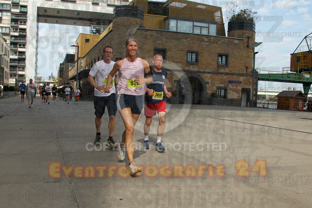 250920_1328_EV4_5663 | Sportfotografie im Rhein-Sieg Kreis, Köln, Bonn, NRW, Rheinland Pfalz, Hessen, etc. Unser Tätigkeitsfeld umfasst den Laufsport vom Volkslauf über den Marathon, Duathlon, Triathon bis zum Ultralauf wie Kölnpfad Ultra oder Schindertrail.