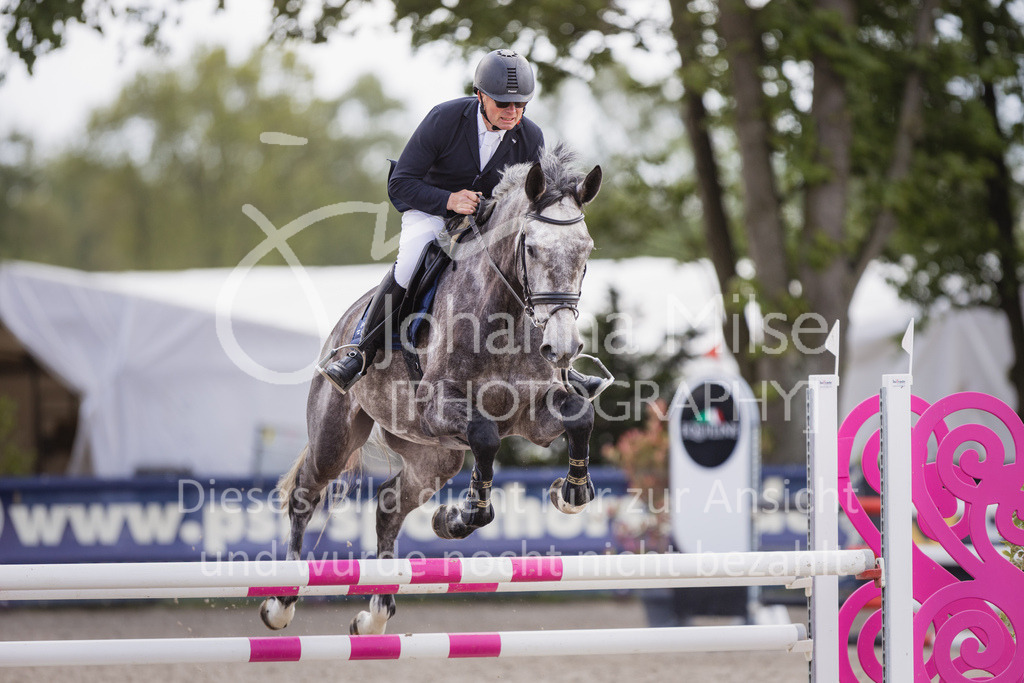 230516_Mühlen_03SprPf-A-358 | Deine schönsten Turniermomente als professionelle Fotos! Entdecke hochwertige Pferdesport-Fotografie im Online-Shop. Jetzt Fotos finden & bestellen!