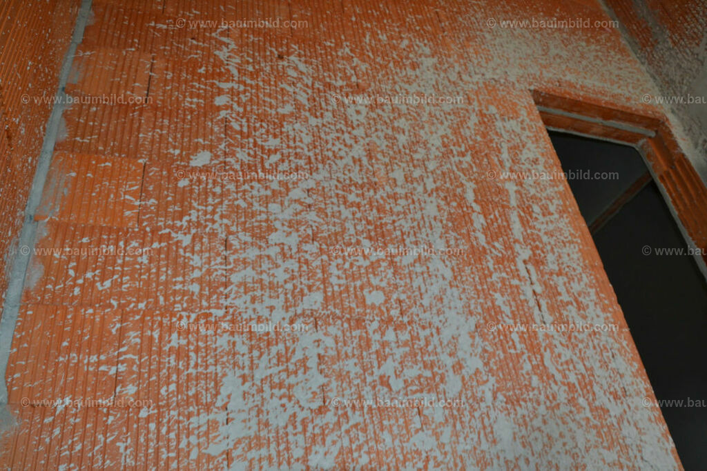 bib-lg18-putzarbeiten-0106 | Nach LV-Leistungsgruppen sortierte Detailfotos über den Bau eines Hauses. Alle Hausbau-Bilder direkt vom Urheber und Autor der Website Haus-Selber-Bauen.com