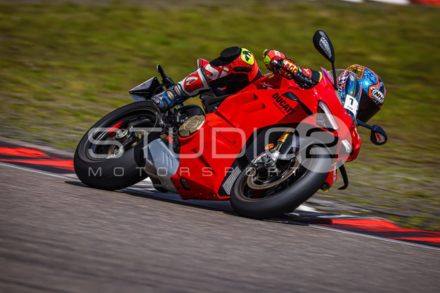 0012-240624_NR-028_12 | Deine Full-Service-Agentur für ✔️Videoproduktionen und ✔️Motorsportfotografie Jetzt Angebot anfragen!