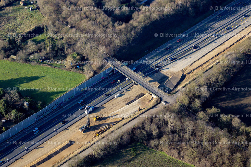 Luftbild Meerbusch-9059 | Luftbildfotografie Autobahn- Baustelle zum Ausbau und zur Spur- Erweiterung im Streckenverlauf der BAB A57 in Krefeld im Bundesland Nordrhein-Westfalen, Deutschland. - Realisiert mit Pictrs.com