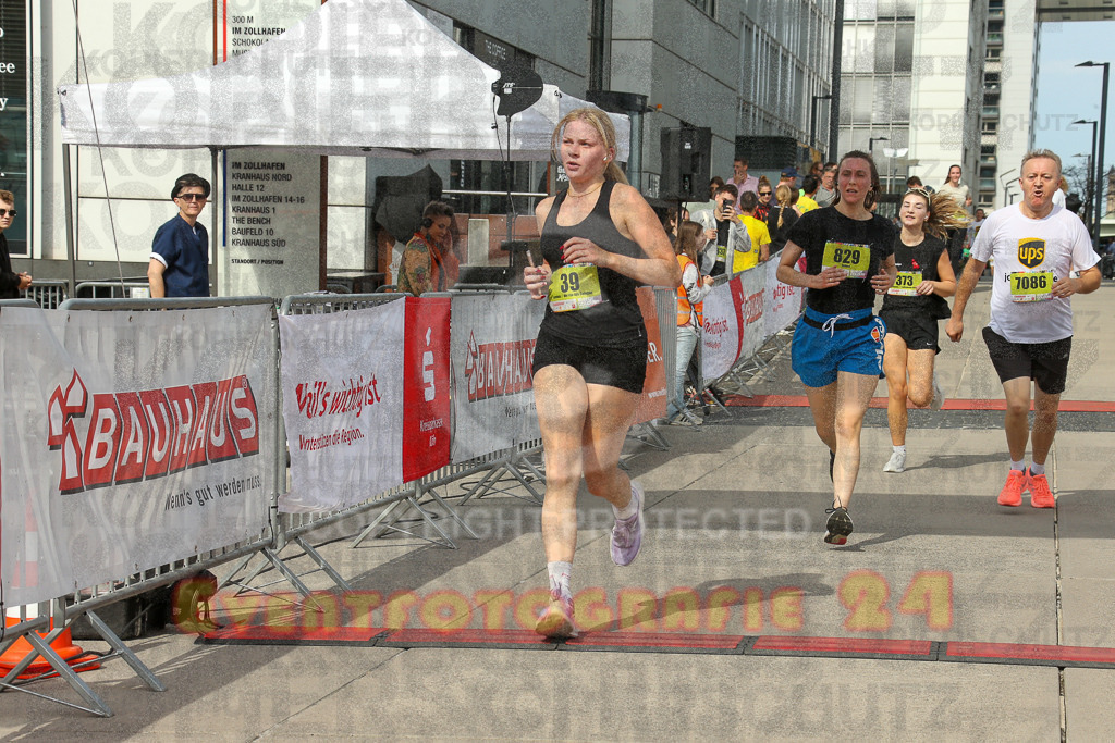 250920_1333_EX1_5493 | Sportfotografie im Rhein-Sieg Kreis, Köln, Bonn, NRW, Rheinland Pfalz, Hessen, etc. Unser Tätigkeitsfeld umfasst den Laufsport vom Volkslauf über den Marathon, Duathlon, Triathon bis zum Ultralauf wie Kölnpfad Ultra oder Schindertrail.