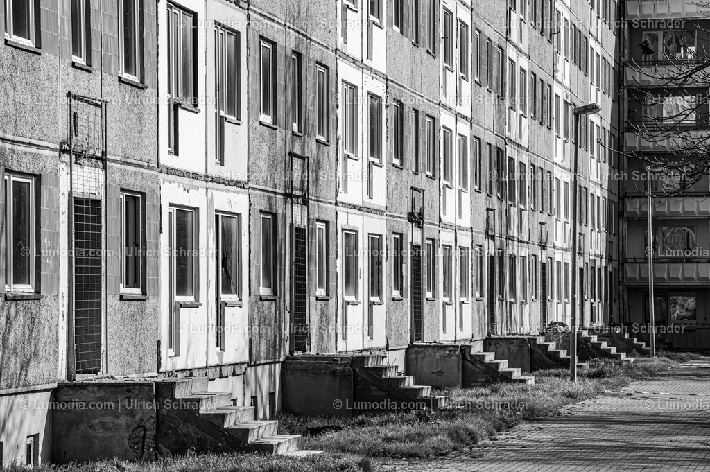 10049-13183 - Halberstadt - Wilhelm-Pieck-Ring | Stockfoto und Bilderpool mit Bildmaterial aus Deutschland, dem Harz, Halberstadt, Quedlinburg, Wernigerode und weltweit. Qualitativ hochwertige und professionelle Fotos anschauen und kaufen. - Realisiert mit Pictrs.com