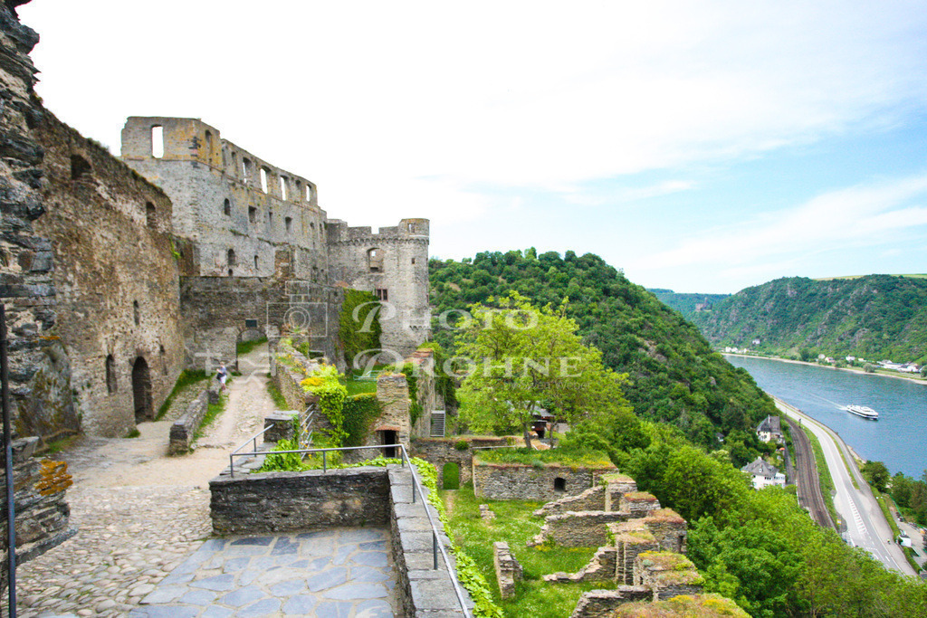 Rheinfels-0455 | Burg Ruine Rheinfels ist die größte Festungsanlage zwischen Koblenz und Bingen am Oberen Mittelrhein. - Realisiert mit Pictrs.com