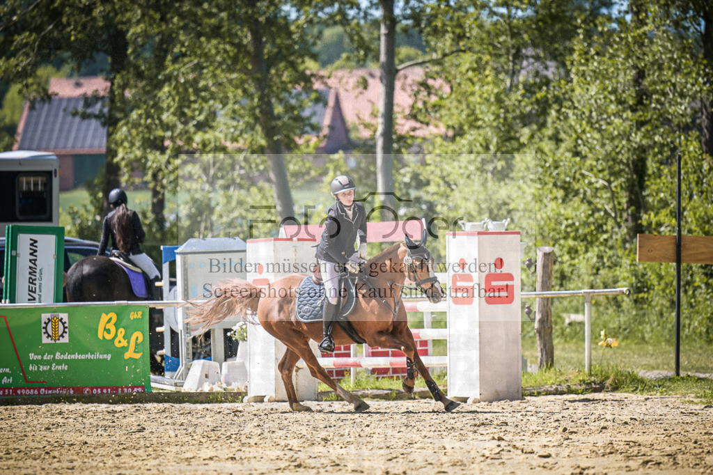 DOS_1546 | Entdecke hochwertige Reitturnierfotos von Foto Oger. Professionell, emotional und authentisch – jetzt Lieblingsmomente im Shop bestellen.Deutschlandweite Turnierfotografie. - Realisiert mit Pictrs.com
