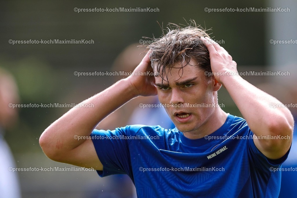 KSC02092502283 | 02.09.2025, Fußball, Training Karlsruher SC, 2. Fußball Bundesliga, Trainingsplatz am BBBank Wildpark Stadion Karlsruhe, Saison 2025 2026: xk43 