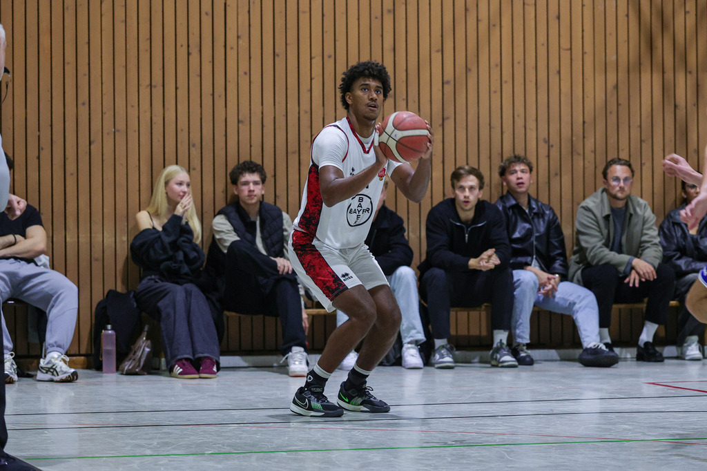 Regio BAYER GIANTS vs NEW Elephants Grevenbroich-51 | Fotos von Basketballspielen aus dem Raum NRW fotografiert von Gero Mueller-Laschet und Daniel Schaefer - Realisiert mit Pictrs.com
