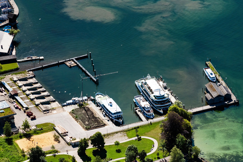 dr__0053391.jpg | STARNBERG 12.06.2020 Verwaltungsgebäude des Unternehmens der Bayerischen Seenschifffahrt am Ufer des Starnberger Sees in Starnberg im Bundesland Bayern, Deutschland. // Administration building of the company of Bayerischen Seenschifffahrt on Ufer of Starnberger Sees in Starnberg in the state Bavaria, Germany. Foto: Daniel Reiter