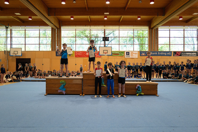 20260425 Gerätturnen  Vormittag Siegerehrung | Landkreismeisterschaften Erding 2026Datum: 20260425Ort: Erding(DE) - Sempt-Sporthalle, 20, Pretzener Weg, Altenerding, Pretzen, Erding, Landkreis Erding, Bayern, 85435, DeutschlandFotograf: Christian Habel