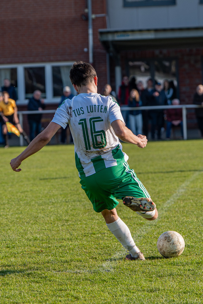 Fußball I Herren I Saison 2025-2026 I Bezirksliga Weser-Ems 4 I 24. Spieltag I TuS Lutten - TuS Frisia Goldenstedt I 13727 | jns.sportfotos - Realisiert mit Pictrs.com