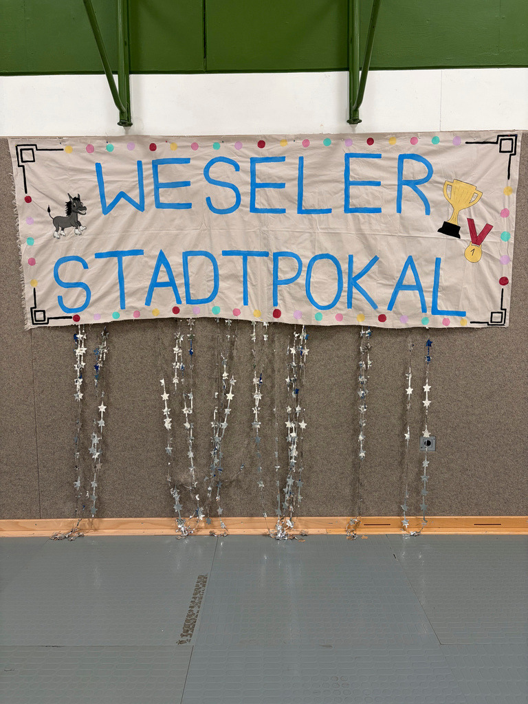 top-top.de 260323-217 | Foto, Video, Fotografie, Videografie, Fotobox, DJ, Discjockey, Musik, Musikbox, Veranstaltung, Photobooth, Amazon, Ebay, Buchtipp, Bestseller, Autor, Verlag, Buch, Wesel, Hamminkeln, NRW, Dinslaken, Rees, Drohne, Hochzeit, Party, Fotobox, Wesel, Fotograf