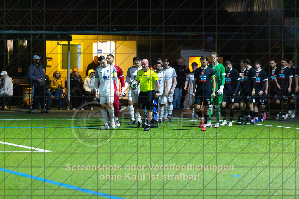 20261008_192636_0012_(c)_by_PhotoPeet | #,TSV Eschenbach (weiß) vs. SV Ebersbach (schwarz), Fußball, Bezirkspokal der Herren, Saison 2026/2027, Kunstrasenplatz, Schlater Straße, 73107 Eschenbach, 08.10.2026 - 19:30 Uhr,Foto: PhotoPeet / Sport- &amp; Eventfotografie / Peter Harich