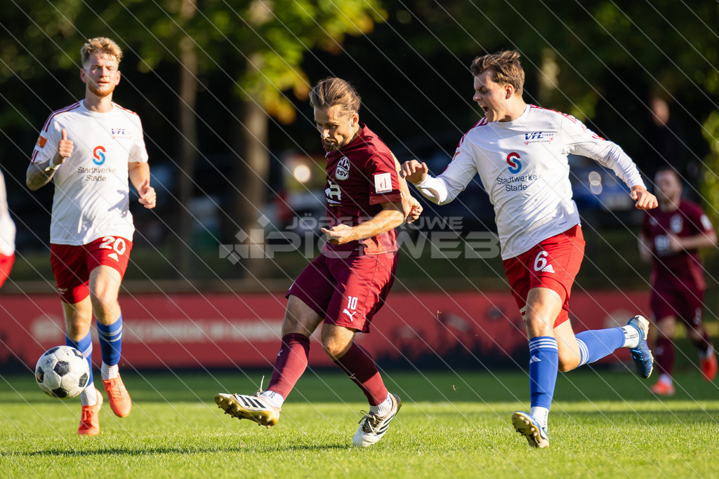 20250928_Picselweb-Fotografie_1R3_2729 | Spielszenen aus dem Spiel VfL Güldenstern Stade - Rotenburger SV. Ergebnis 0:3 - Realisiert mit Pictrs.com