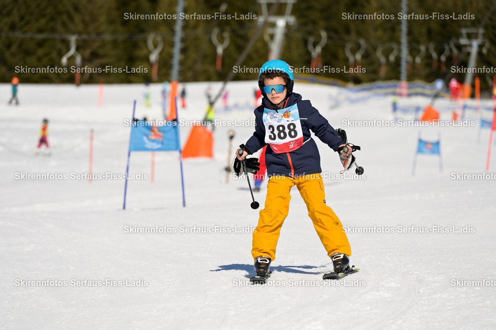 SRF_27.02.2026_199 | Skirennfotos,Serfaus,Fiss,Ladis,Kinderskirennen,Winter,Tirol,Oberland,skirace,SFL,feelfree,weil wir's genießen,ski,Ski,skifahren,Sonnenplateau, - Realisiert mit Pictrs.com