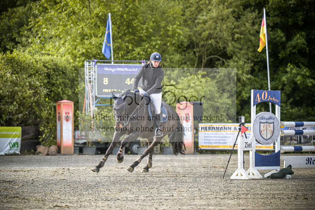 DOS_1548 | Entdecke hochwertige Reitturnierfotos von Foto Oger. Professionell, emotional und authentisch – jetzt Lieblingsmomente im Shop bestellen.Deutschlandweite Turnierfotografie. - Realisiert mit Pictrs.com