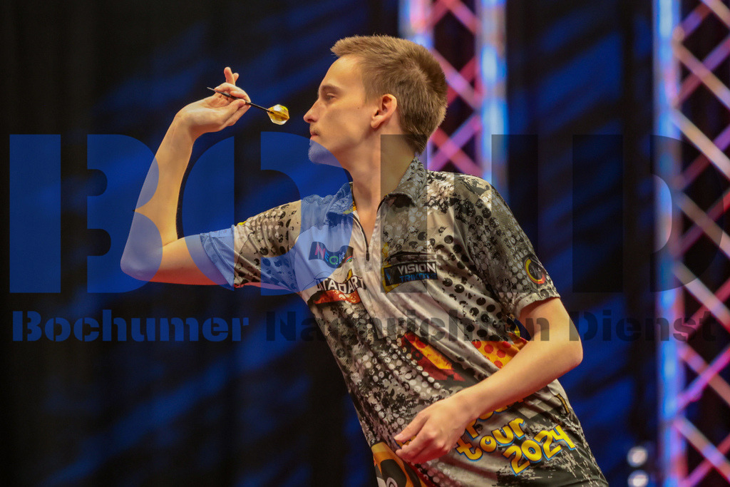 PDC European Darts Open 2024 | {headline}(Foto: Sebastian Sendlak / BOND) - Realisiert mit Pictrs.com