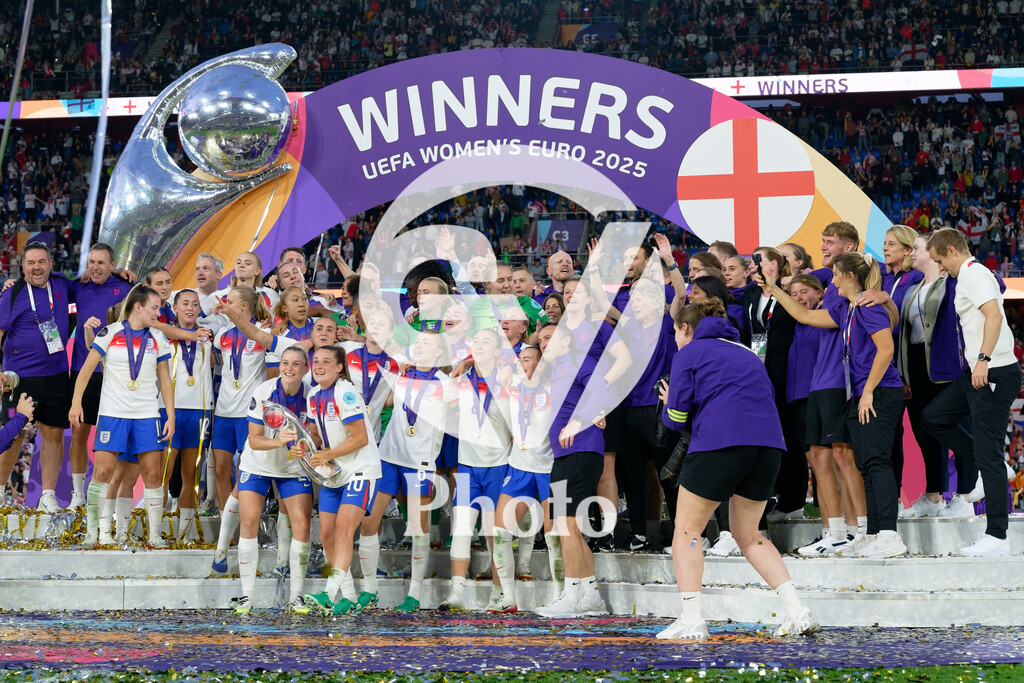 England v Spain - UEFA Women's EURO 2025 Final | BASEL, SWITZERLAND - JULY 27: England celebrates after winning  Women’s EURO 2025 during the UEFA Women's EURO 2025 Final match between England and Spain at St. Jakob-Park on July 27, 2025 in Basel, Switzerland. (Photo by Giuseppe Velletri/Sports Press Photo/Getty Images)