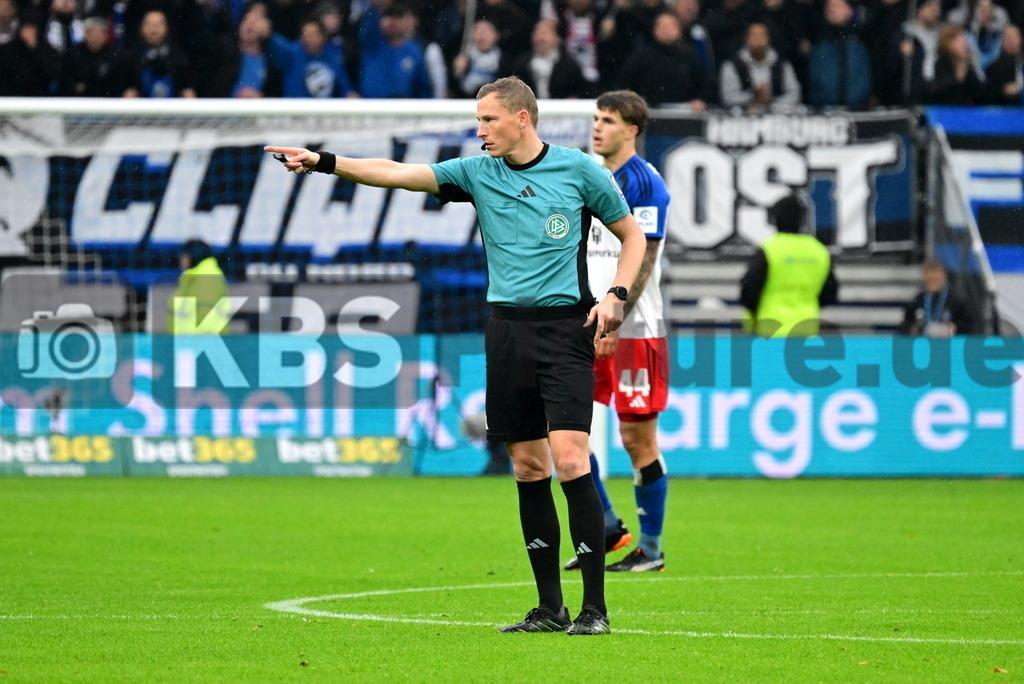 KBS Picture_HSV-Wolfsburg_018 | Petersen Martin Schiedsrichter ,Sportplatz :  Volksparkstadion, - Realisiert mit Pictrs.com